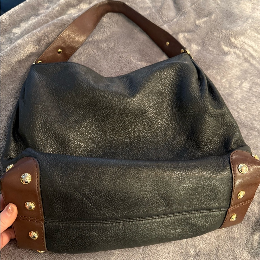 Michael Kors Black and Brown Leather Women's Bag with Gold hardware - Picture 3 of 10